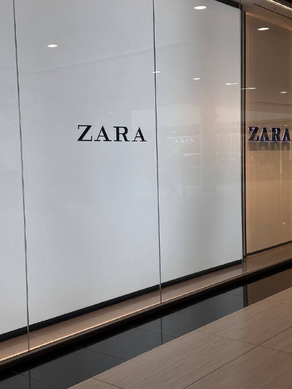 Девочки, прямое включение из Zara! Я, че…