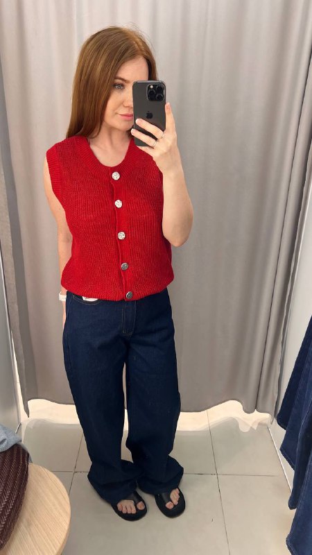 Удачные джинсы wide leg в темно-синем дениме найдены в Zarina.Красиво будет осен…